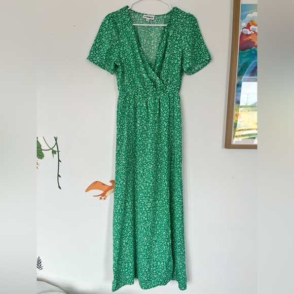 Vintage Dressing Dresses & Skirts - Adorable Vintage Dressing Green Floral Slit Dress